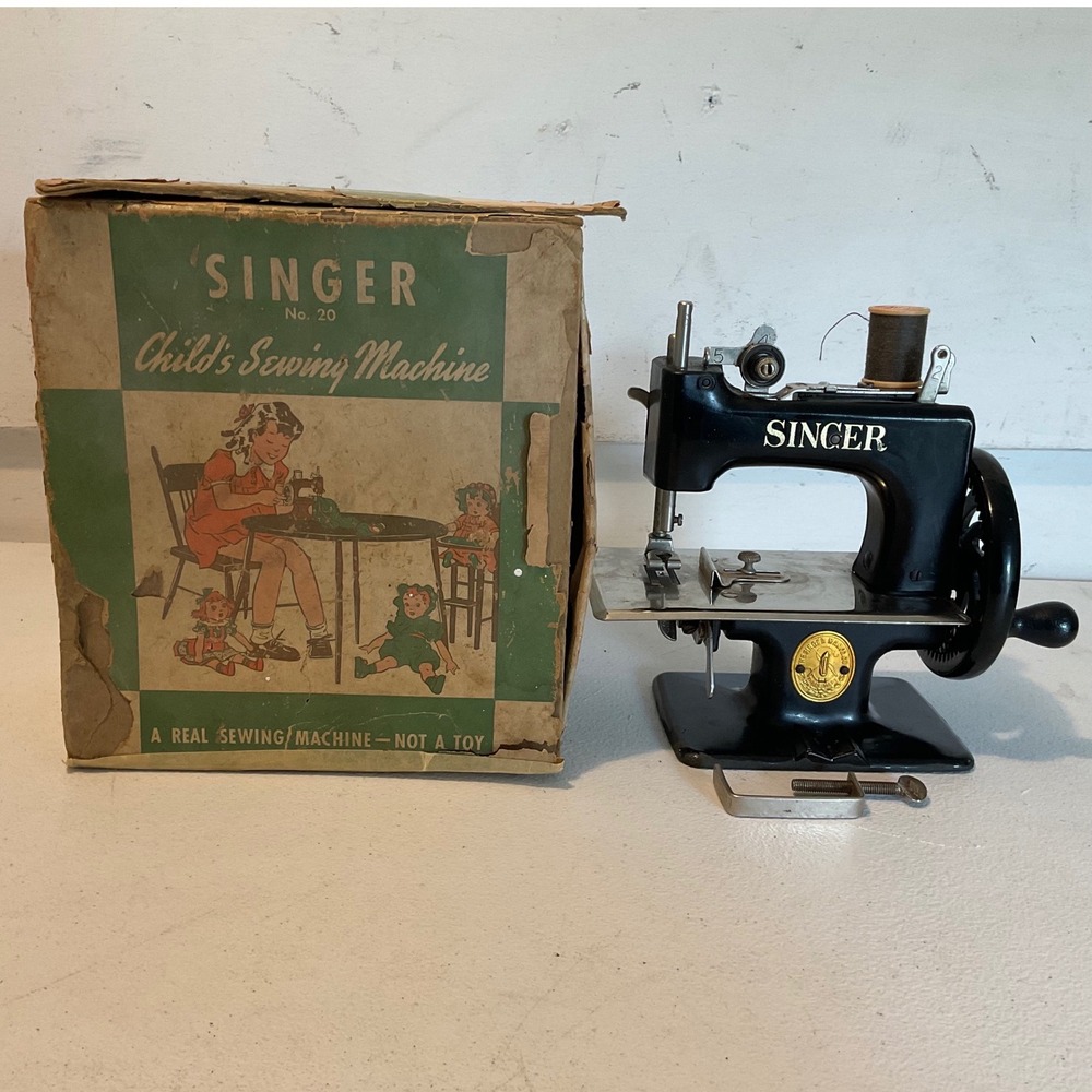 Vintage Singer No 20 Childs Sewing Machine Black Cast Iron with Original Box